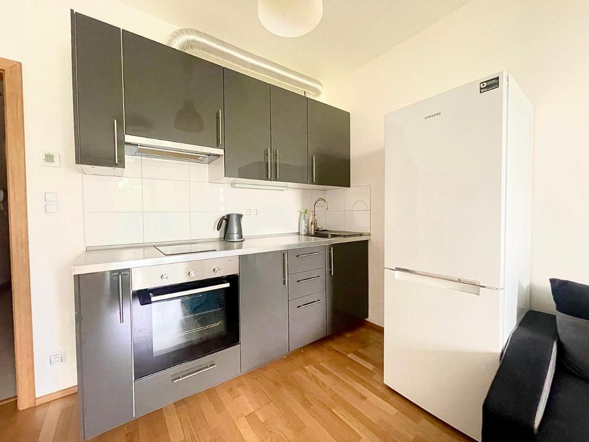 Garden Park Studio Прага Экстерьер фото